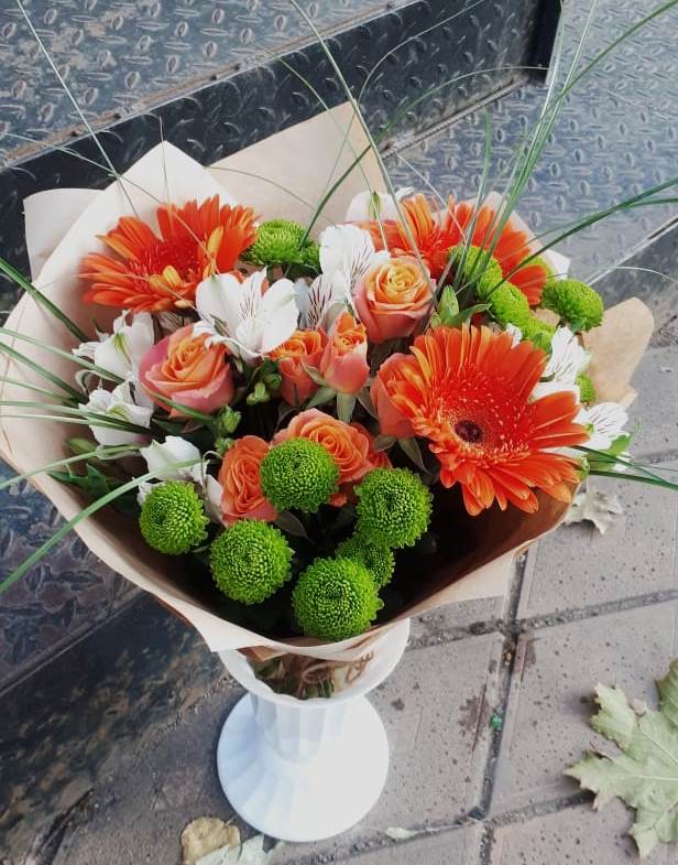 Букет цветов из: Герберы, Хризантемы, Альстромерии и Розы в Медвенке