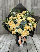 Букет цветов из:  Розы и Лизиантусы #REPLACE_PRED# Медвенке