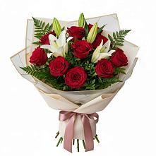 Букет цветов из:  Лилии и Розы в Медвенке