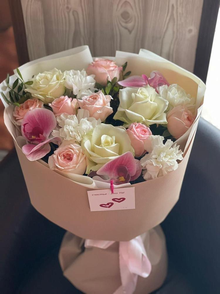 Букет цветов из: Орхидеи, Розы и Гвоздики в Медвенке