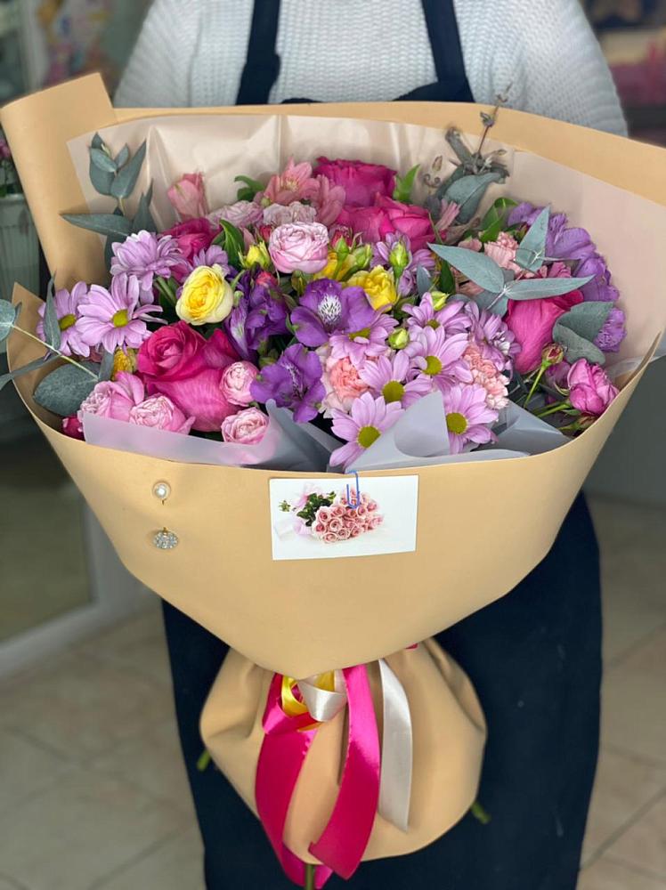 Букет цветов из: Хризантемы, Гвоздики и Альстромерии в Медвенке