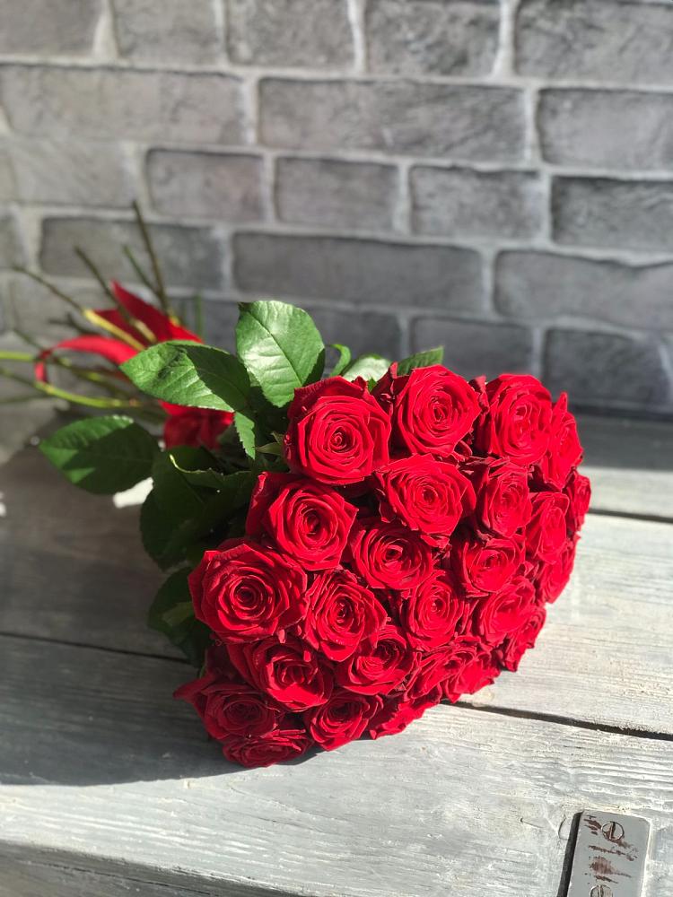 Букет Красные розы Фридом в Медвенке