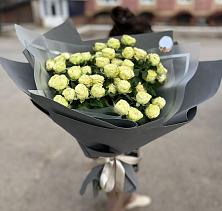 Букет Белые кустовые розы Солинеро в Медвенке