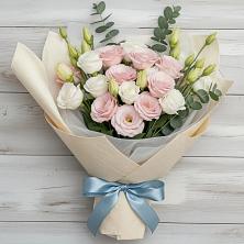 Букет цветов из:  Лизиантусы в Медвенке