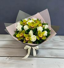 Букет цветов из:  Орхидеи и Розы в Медвенке