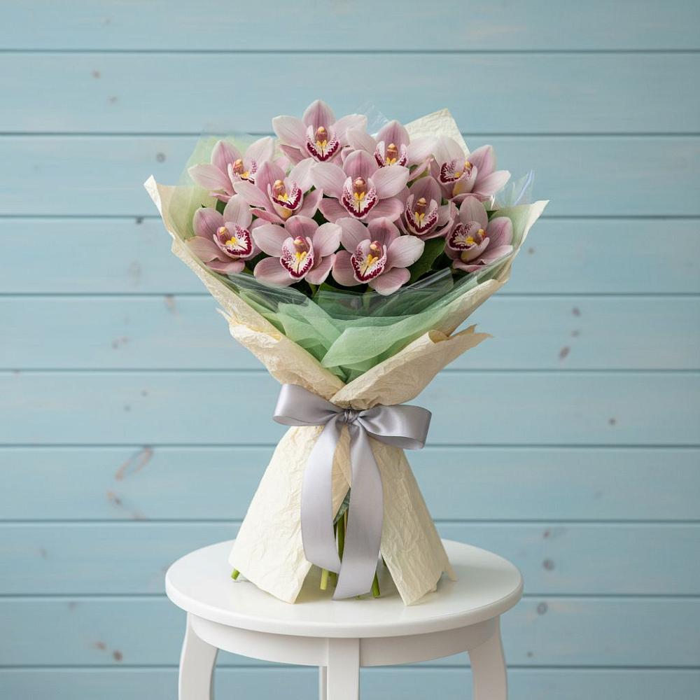 Букет цветов из: Орхидеи и Розы в Медвенке