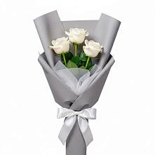 Букет 3 белые розы в Медвенке
