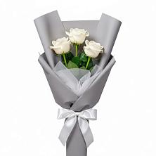 Букет 3 белые розы в Медвенке