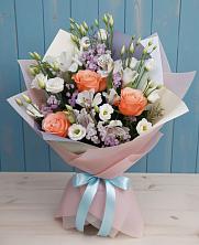 Букет цветов из:  Лизиантусы, Розы, Альстромерии и Гипсофила в Медвенке