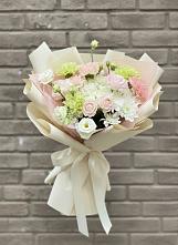 Букет цветов из:  Гвоздики, Розы, Лизиантусы и Хризантемы в Медвенке