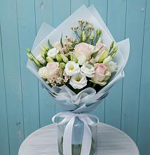 Букет цветов из:  Розы и Лизиантусы в Медвенке