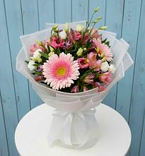 Букет цветов из:  Герберы, Альстромерии и Лизиантусы #REPLACE_PRED# Медвенке