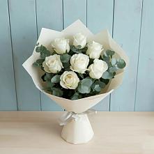 Букет Белые розы в Эвкалипте в Медвенке