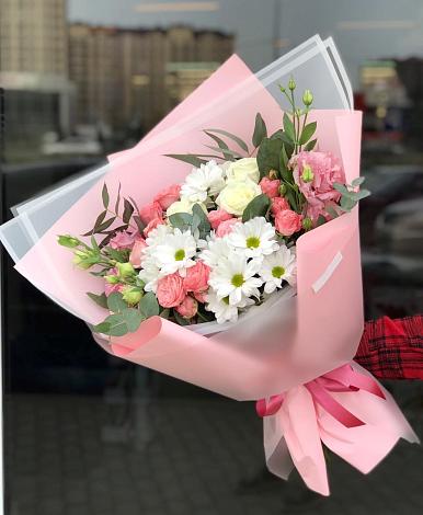 Букет цветов из: Розы, Лизиантусы и Хризантемы в Медвенке