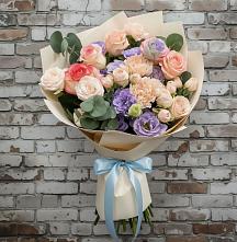 Букет цветов из:  Розы, Лизиантусы и Гвоздики в Медвенке